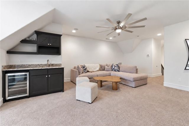 8700 Crest Lane, Springdale, AR 72762