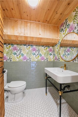 8700 Crest Lane, Springdale, AR 72762