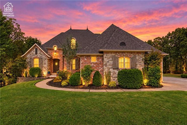 8700 Crest Lane, Springdale, AR 72762