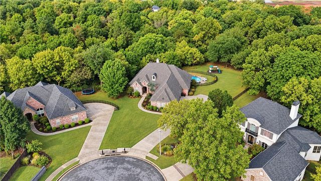 8700 Crest Lane, Springdale, AR 72762