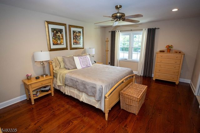 113 Woodmere Dr, Sayreville Boro, NJ 08859