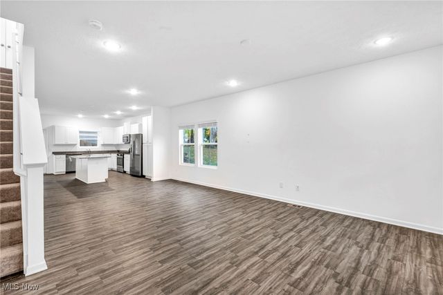 492 Douglas Street, Akron, OH 44307