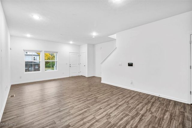 492 Douglas Street, Akron, OH 44307