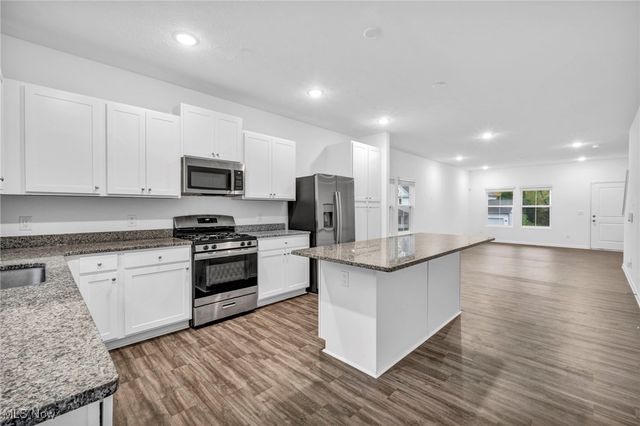 492 Douglas Street, Akron, OH 44307