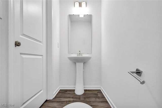 492 Douglas Street, Akron, OH 44307