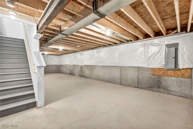 492 Douglas Street, Akron, OH 44307