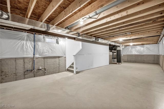 492 Douglas Street, Akron, OH 44307