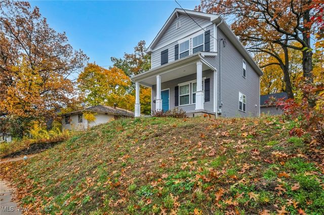 492 Douglas Street, Akron, OH 44307