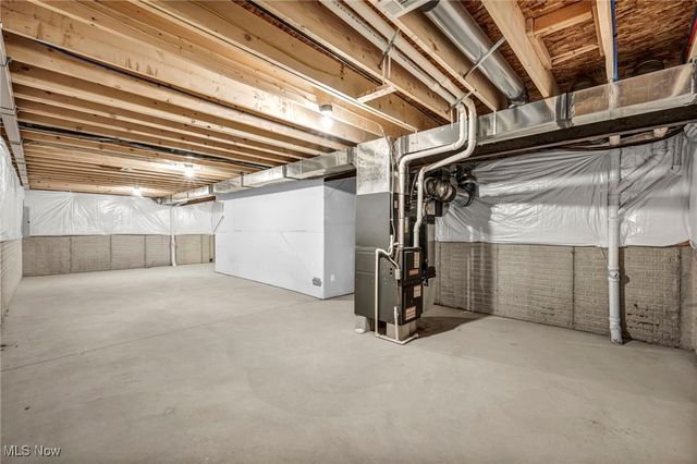 492 Douglas Street, Akron, OH 44307