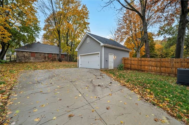 492 Douglas Street, Akron, OH 44307