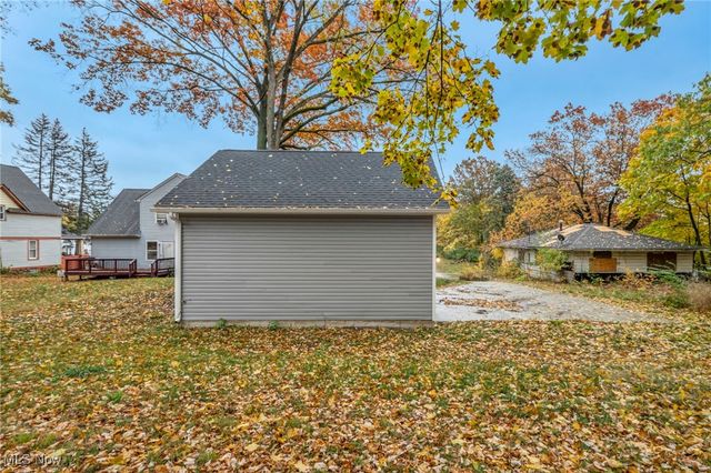 492 Douglas Street, Akron, OH 44307