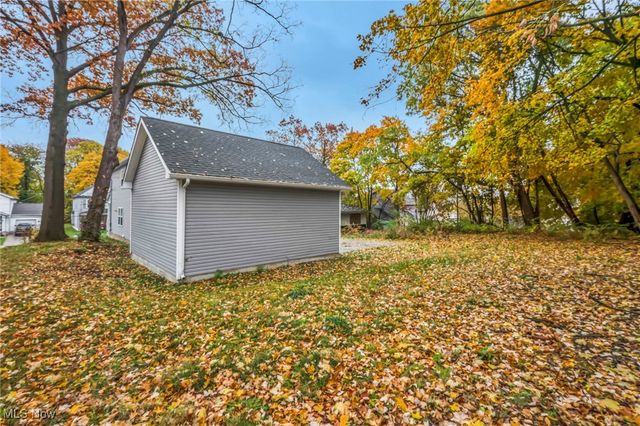 492 Douglas Street, Akron, OH 44307