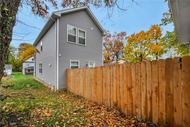 492 Douglas Street, Akron, OH 44307