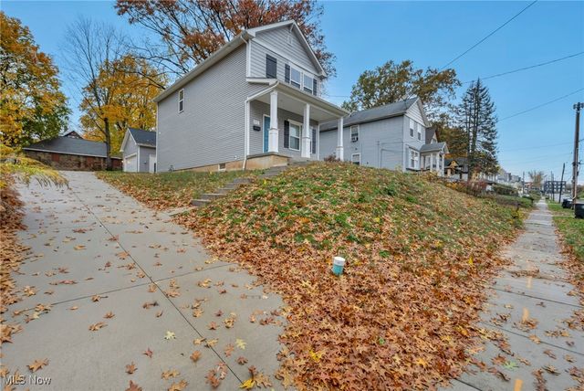 492 Douglas Street, Akron, OH 44307