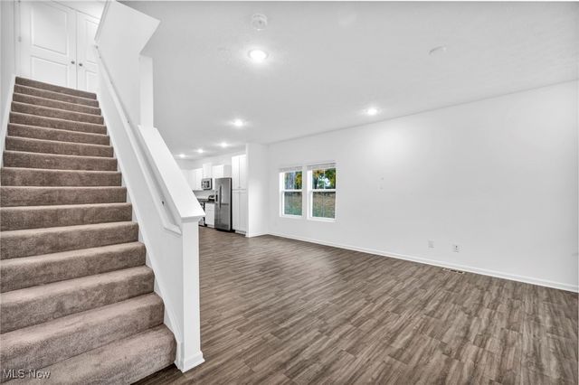 492 Douglas Street, Akron, OH 44307