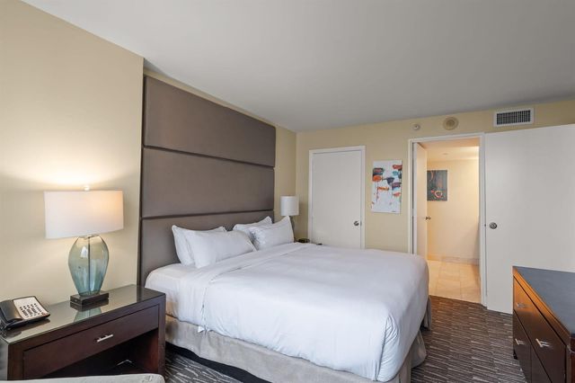 2670 E Sunrise Boulevard 1201, Fort Lauderdale, FL 33304