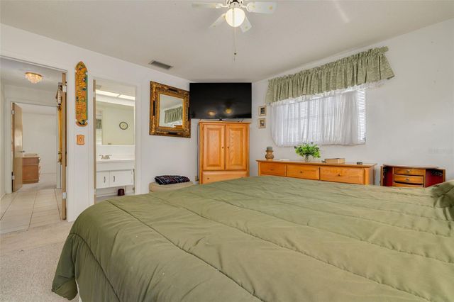 1401 CARA DRIVE 1401, Largo, FL 33771