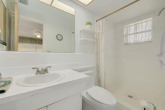 1401 CARA DRIVE 1401, Largo, FL 33771