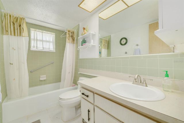 1401 CARA DRIVE 1401, Largo, FL 33771