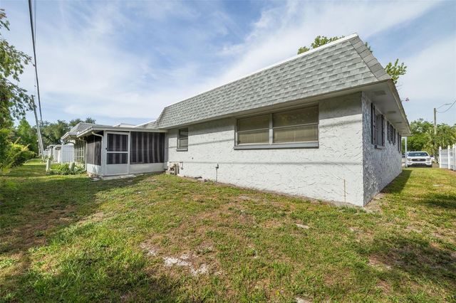 1401 CARA DRIVE 1401, Largo, FL 33771