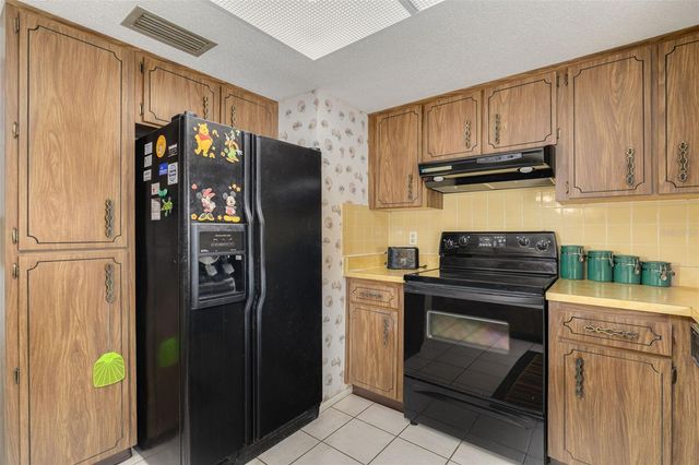 1401 CARA DRIVE 1401, Largo, FL 33771