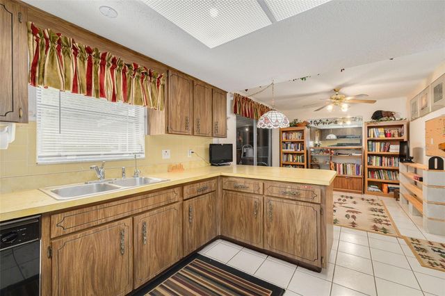 1401 CARA DRIVE 1401, Largo, FL 33771