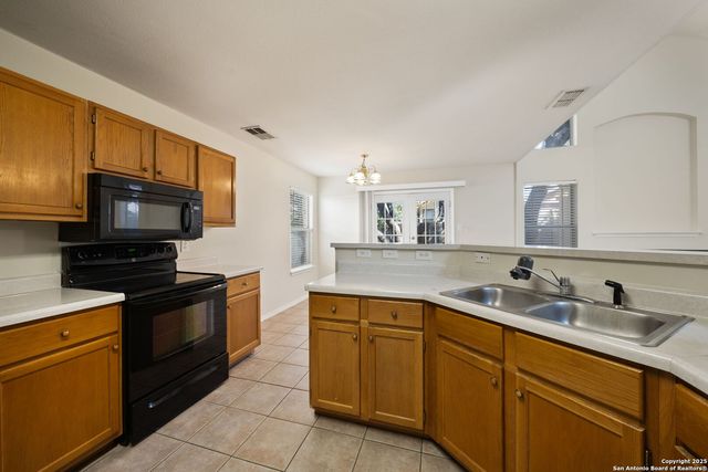 9311 Gillcross, San Antonio, TX 78250