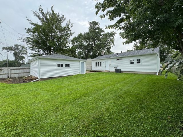 205 Linden Avenue, Romeoville, IL 60446