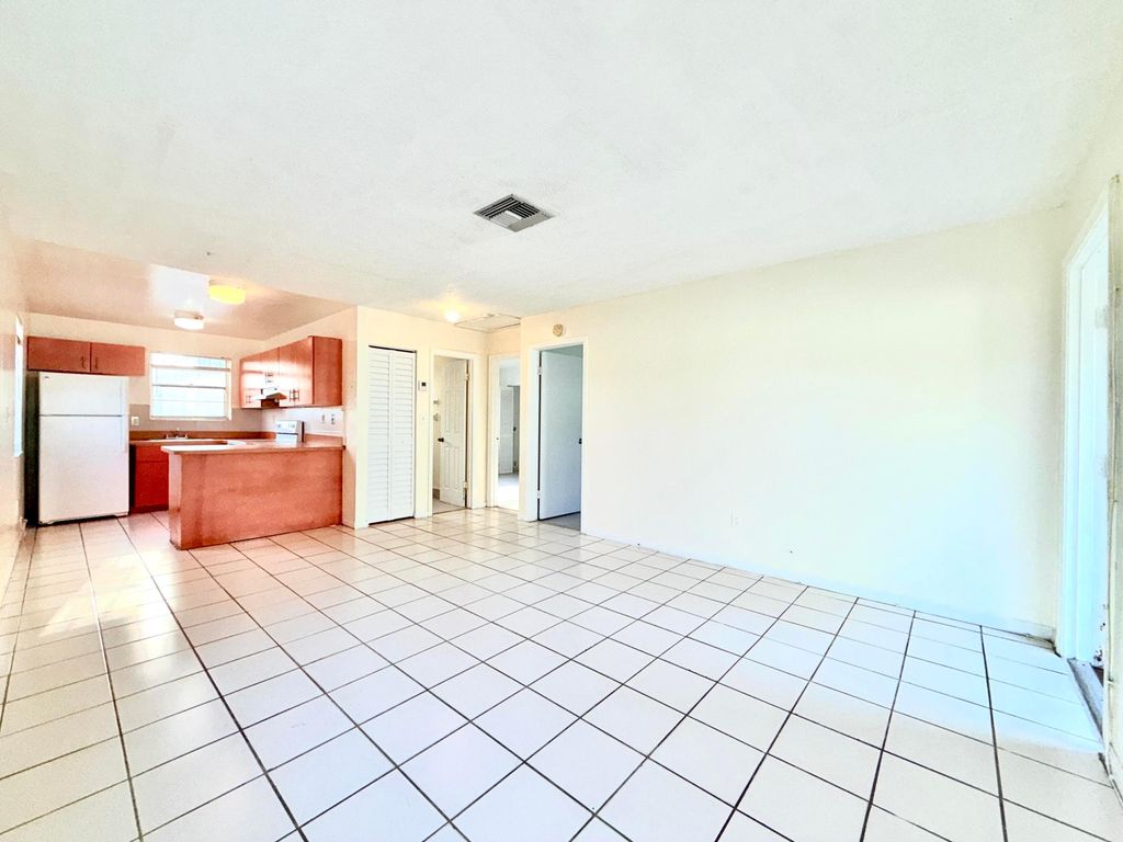 800 NE 14th Street, Fort Lauderdale, FL 33304