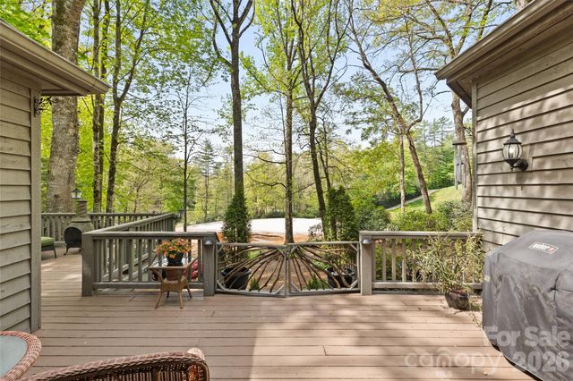 21 Laurel Wood Court, Sapphire, NC 28774
