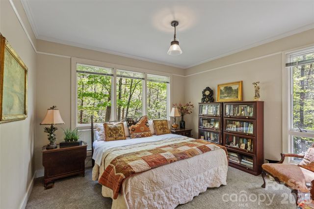 21 Laurel Wood Court, Sapphire, NC 28774
