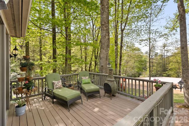 21 Laurel Wood Court, Sapphire, NC 28774
