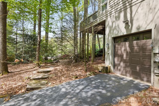 21 Laurel Wood Court, Sapphire, NC 28774