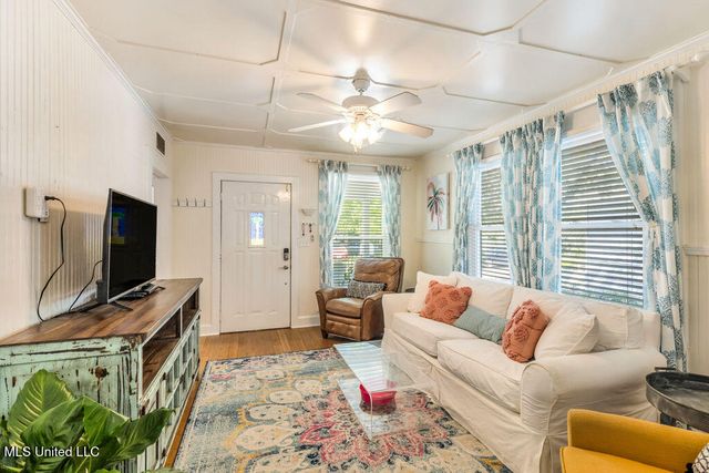 234 Washington Street, Bay Saint Louis, MS 39520