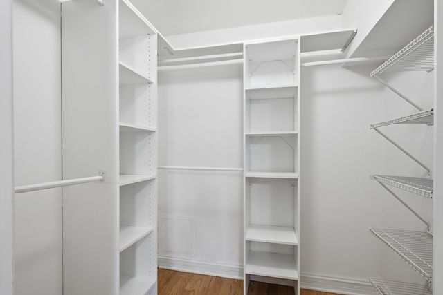 960 Beau Drive 303, Des Plaines, IL 60016