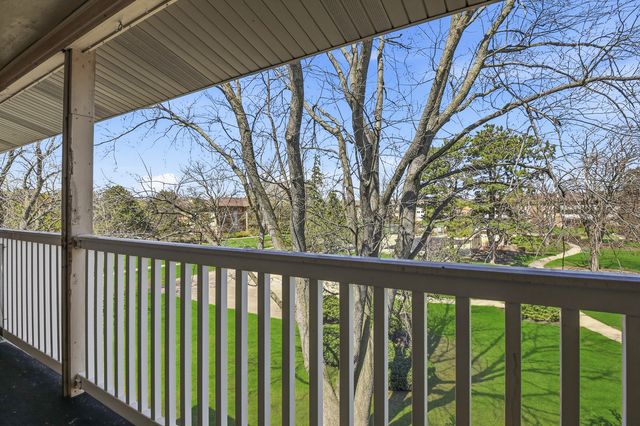 960 Beau Drive 303, Des Plaines, IL 60016