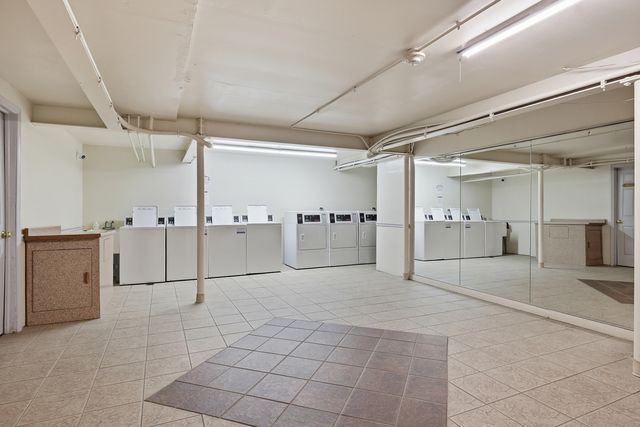 960 Beau Drive 303, Des Plaines, IL 60016