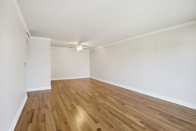 960 Beau Drive 303, Des Plaines, IL 60016