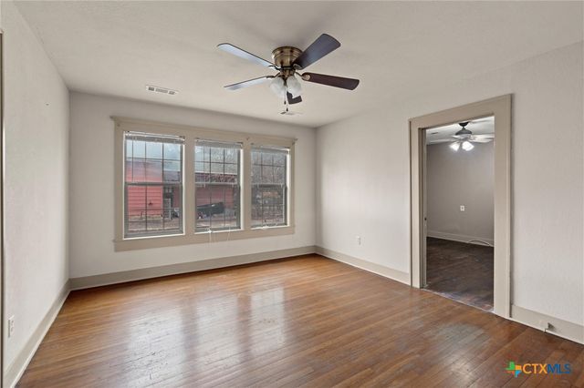 808 N Water Street, Burnet, TX 78611