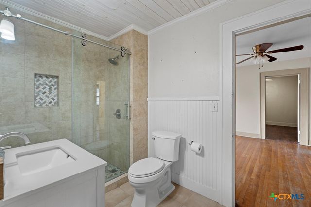 808 N Water Street, Burnet, TX 78611