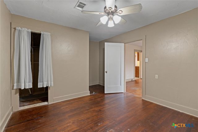 808 N Water Street, Burnet, TX 78611
