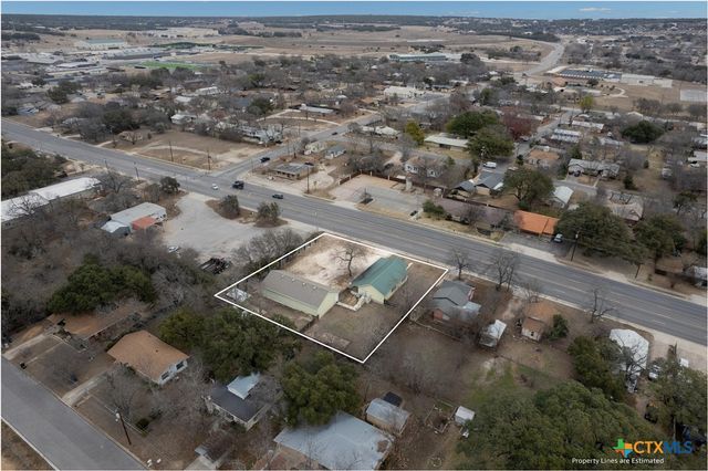 808 N Water Street, Burnet, TX 78611