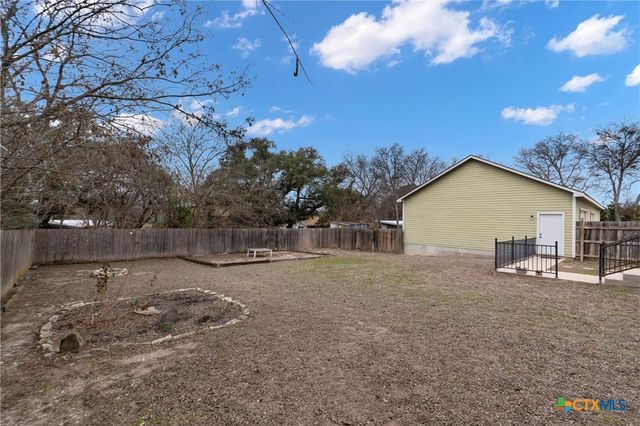 808 N Water Street, Burnet, TX 78611