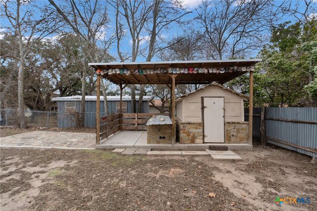 808 N Water Street, Burnet, TX 78611