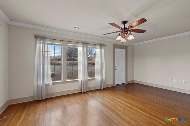 808 N Water Street, Burnet, TX 78611