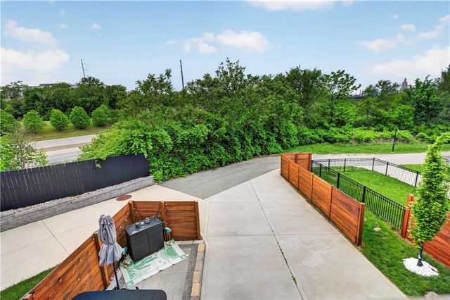 2246 Tracy Avenue, Kansas City, MO 64108