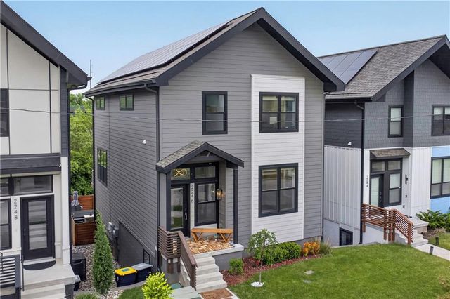 2246 Tracy Avenue, Kansas City, MO 64108