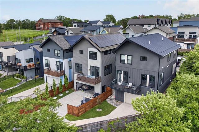2246 Tracy Avenue, Kansas City, MO 64108