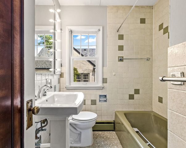 5537 13th Avenue S, Minneapolis, MN 55417