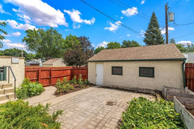 5537 13th Avenue S, Minneapolis, MN 55417